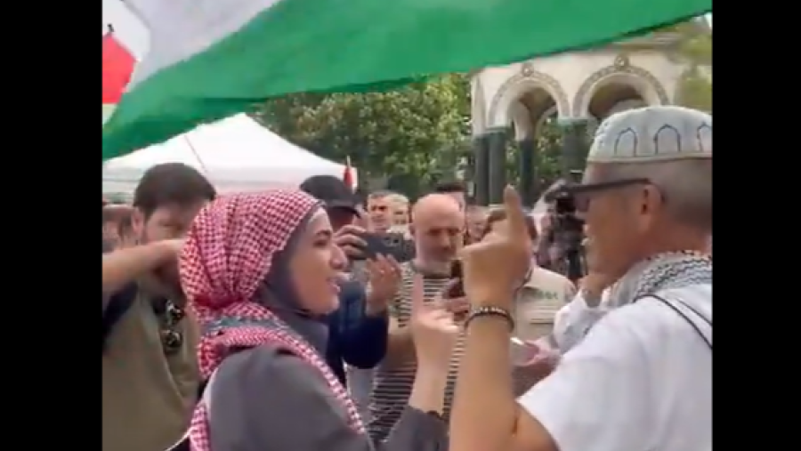 Jewish activist converts to Islam publicly during Gaza support protests